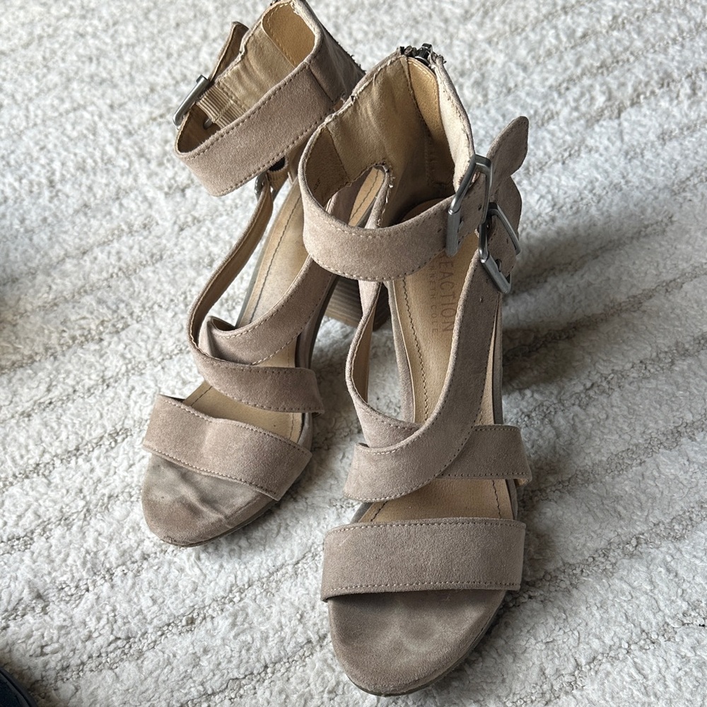 Reaction Kenneth Cole Beige Strappy Heels